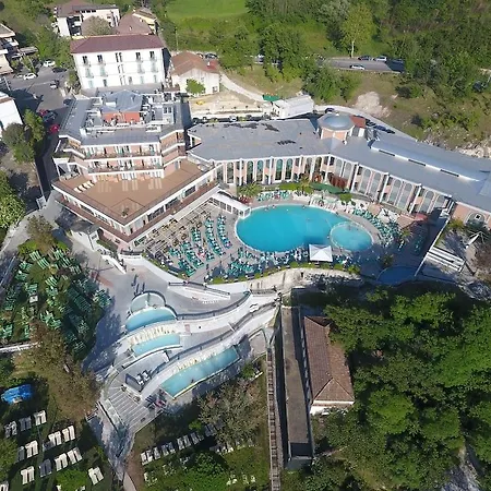 Hotel Terme Capasso 4*