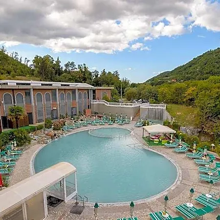 Terme Capasso فندق 4*