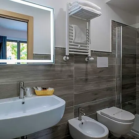Terme Capasso فندق كونتورسي