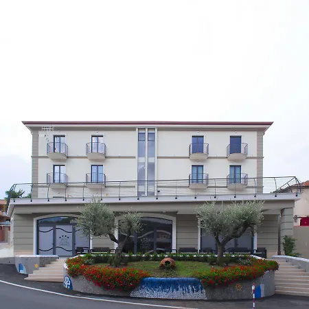 Terme Capasso 4* كونتورسي